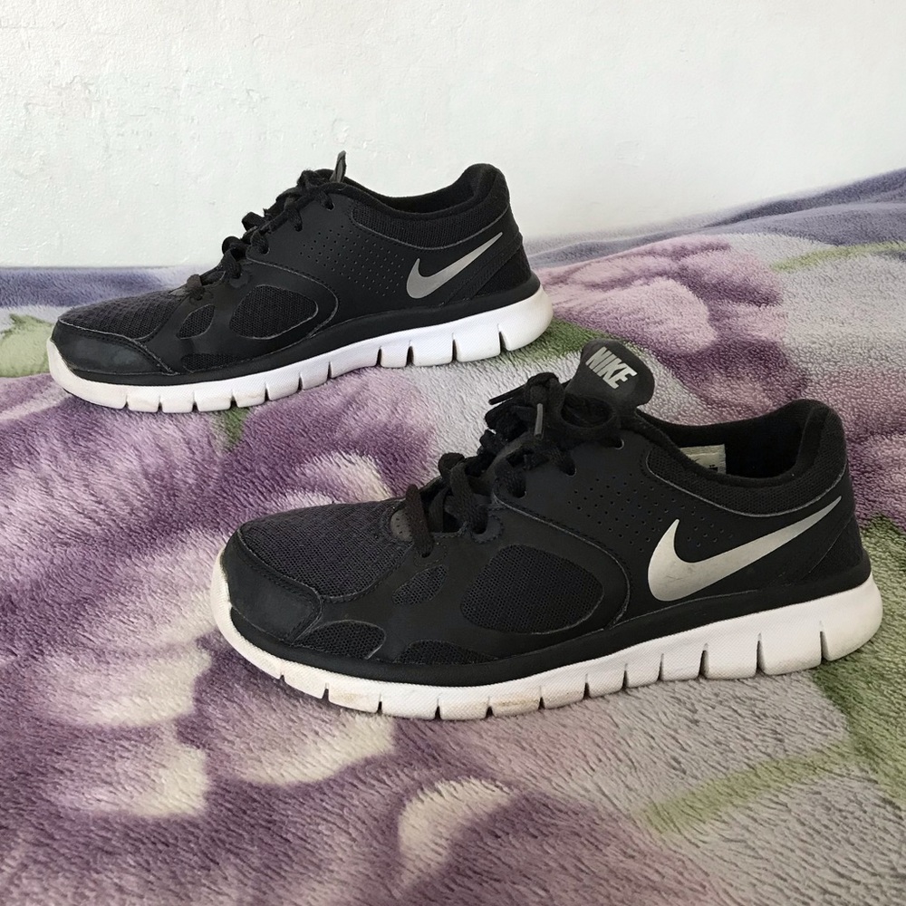 Nike Flex 2012 Women’s Athletic Shoes - Picture 1 of 10
